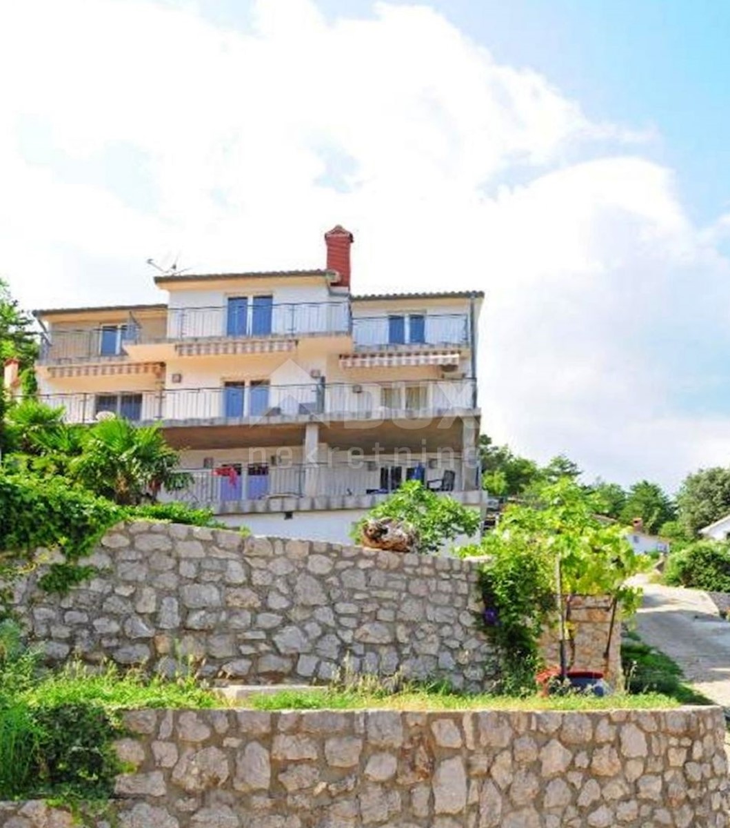 ISTRIA, RABAC - Una casa spaziosa con vista sul mare