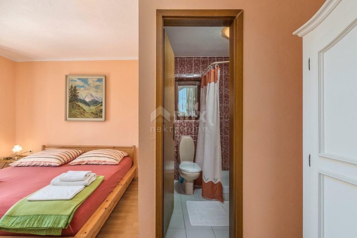 ISTRIA, POREČ - Palazzina vicino al mare con vista sul mare