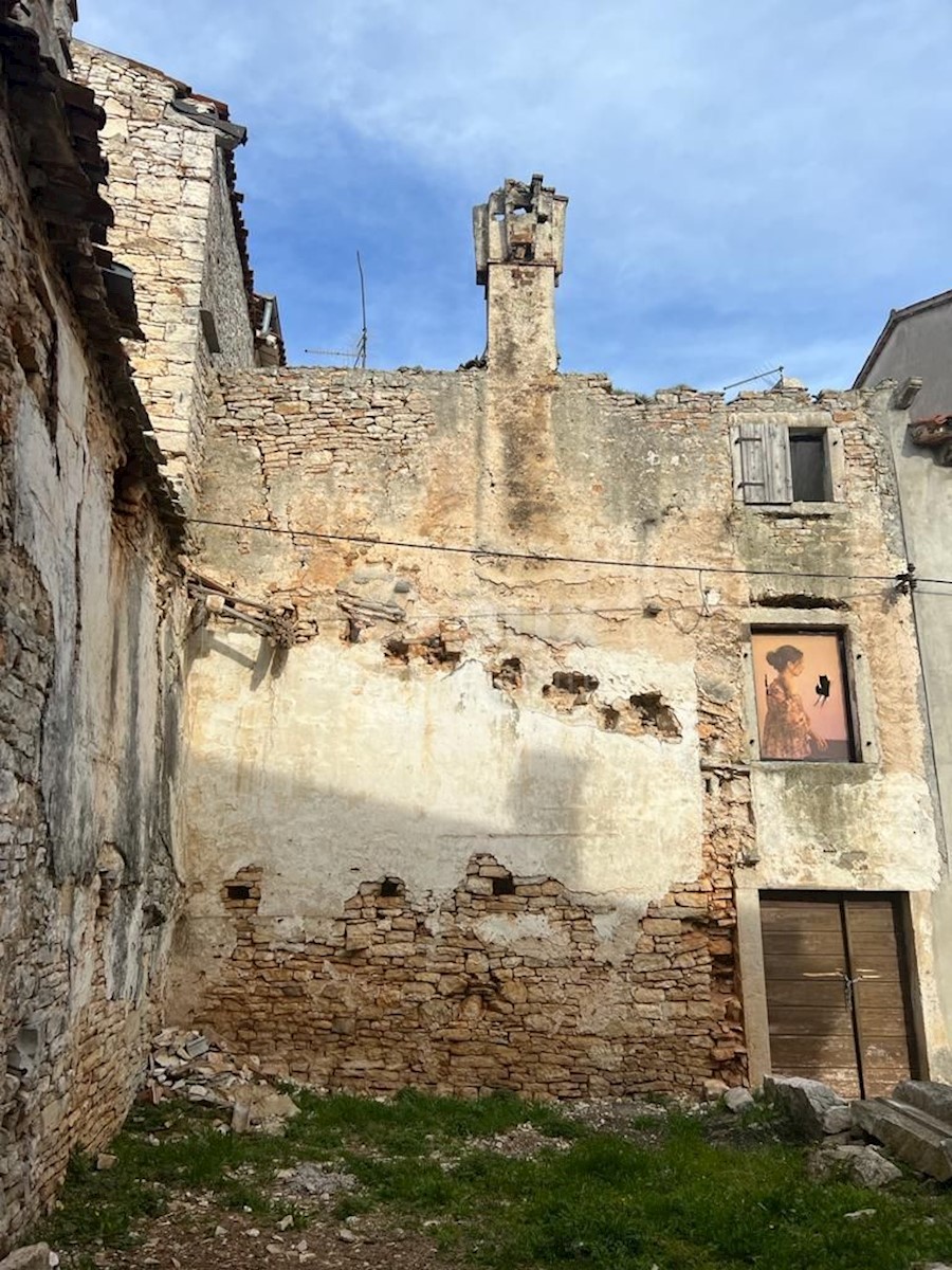 ISTRIA, VODNJAN - Casa in pietra in rovina nel cuore di Vodnjan