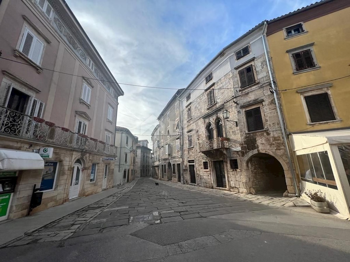 ISTRIA, VODNJAN - Casa in pietra in rovina nel cuore di Vodnjan