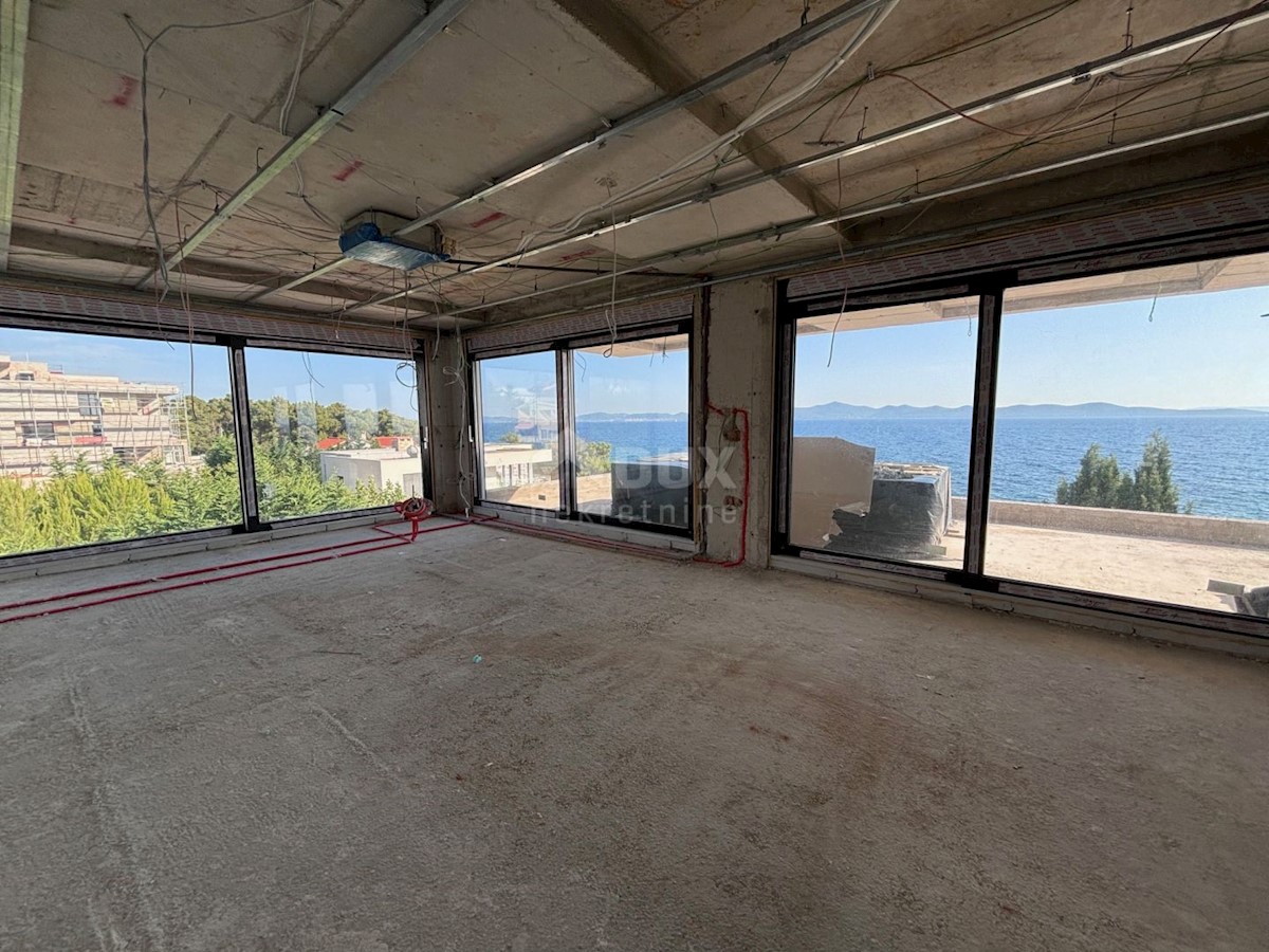 ZADAR, KOŽINO - Attico di lusso con piscina in nuova costruzione S4