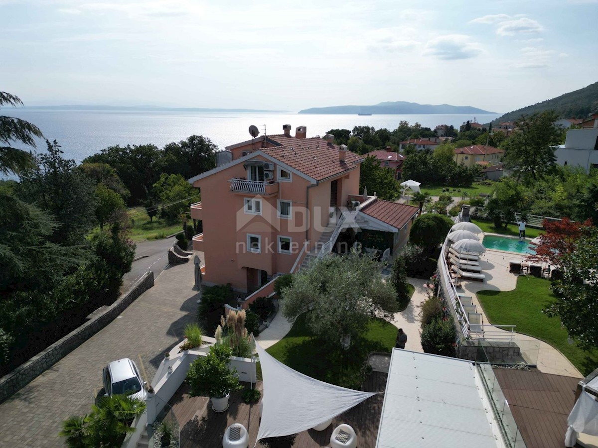 OPATIJA, LOVRAN- Condominio di 700m2 con piscina + 6000m2 di terreno con progetto per un centro benessere con 28 camere