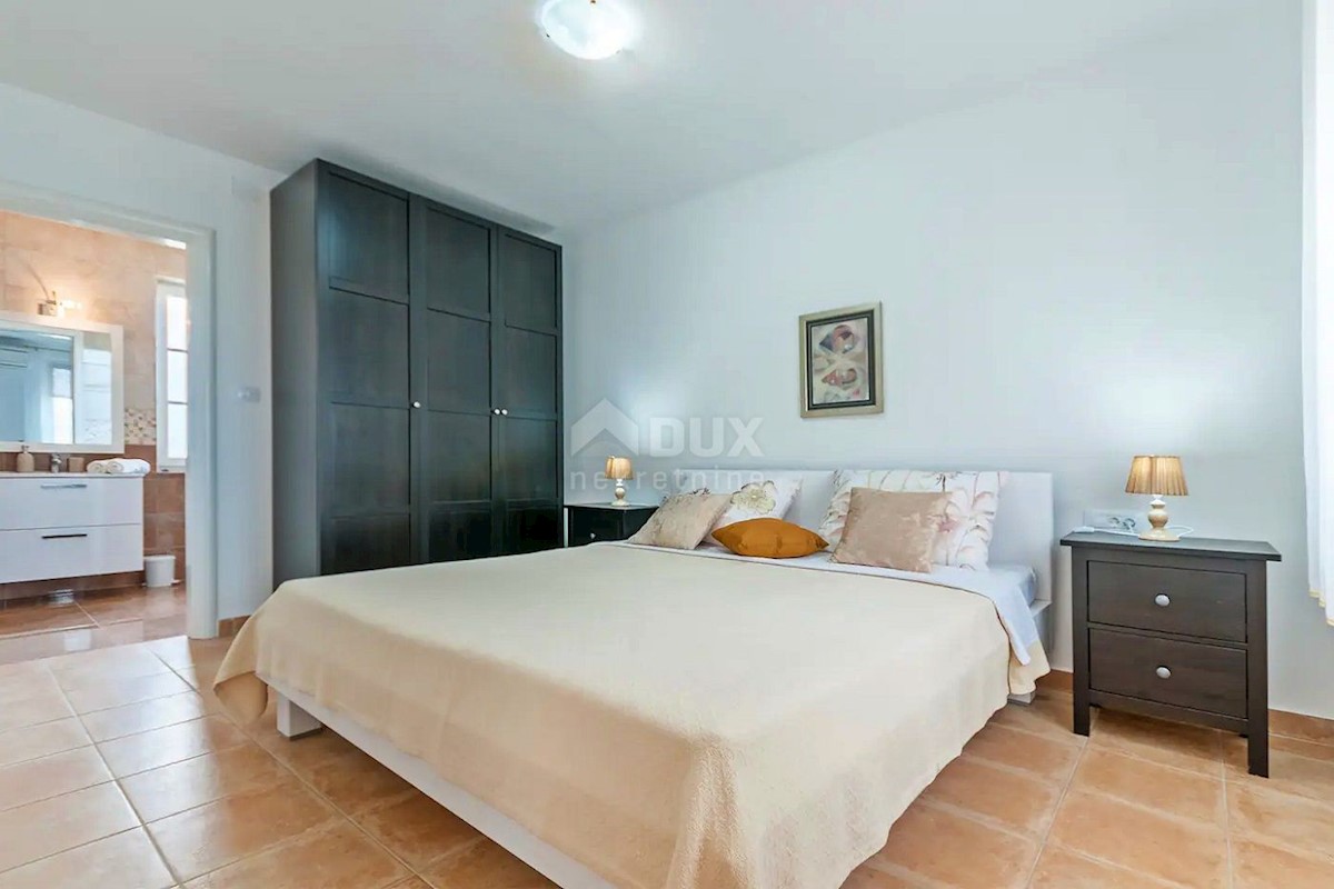 ISTRIA, BARBAN - Elegante casa con piscina