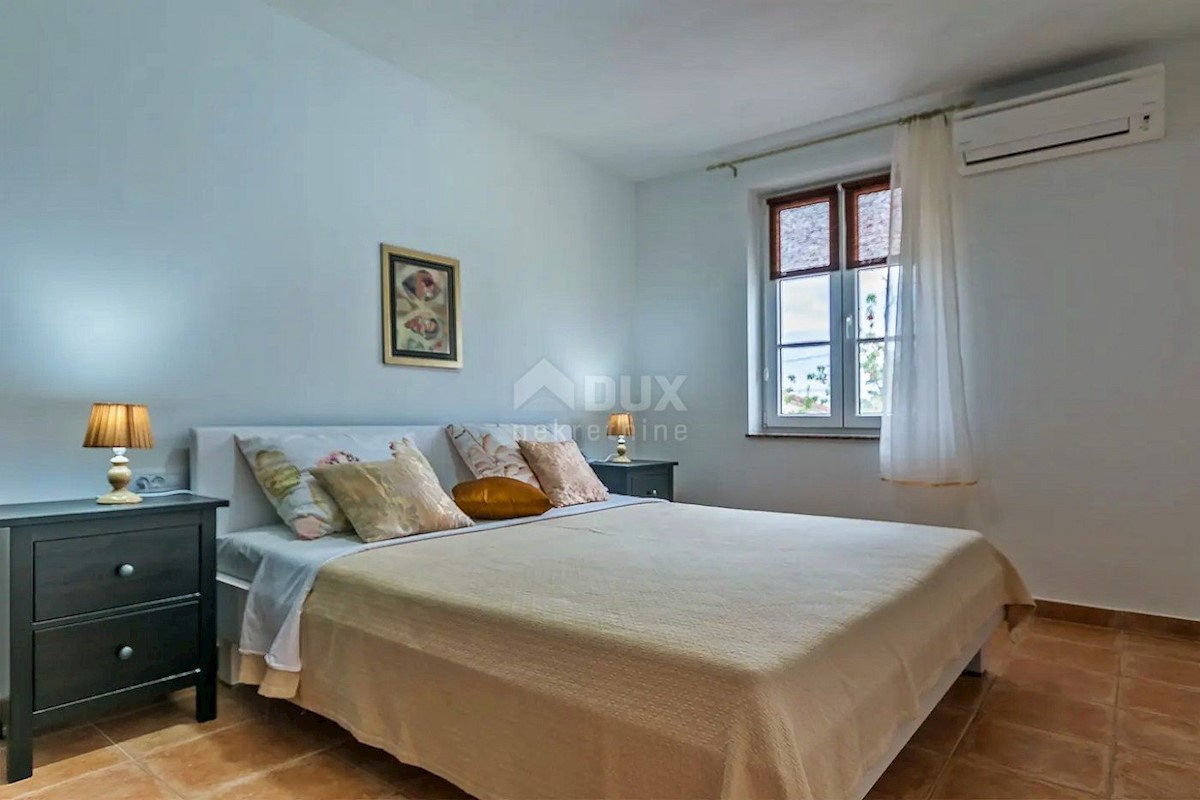 ISTRIA, BARBAN - Elegante casa con piscina