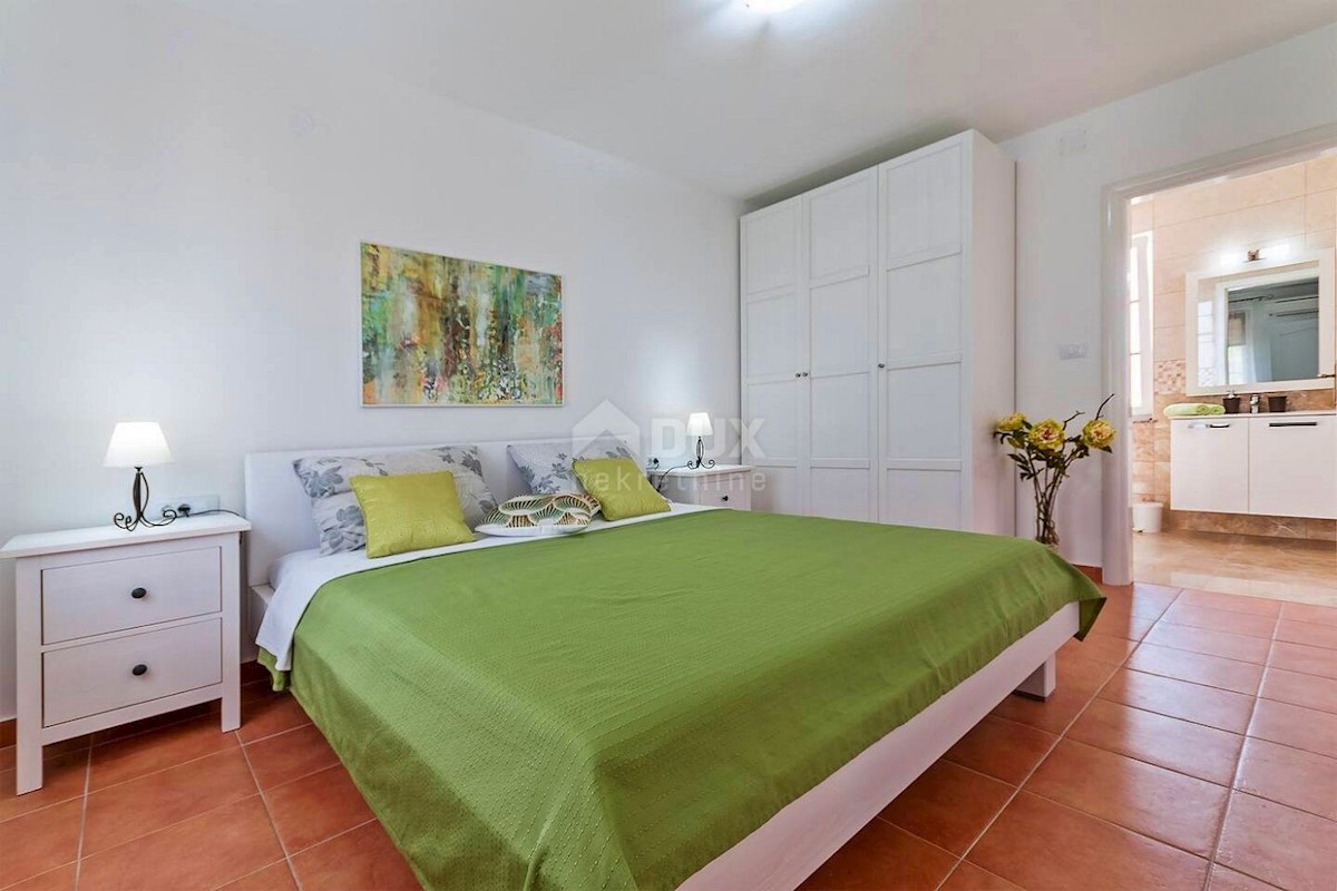ISTRIA, BARBAN - Elegante casa con piscina
