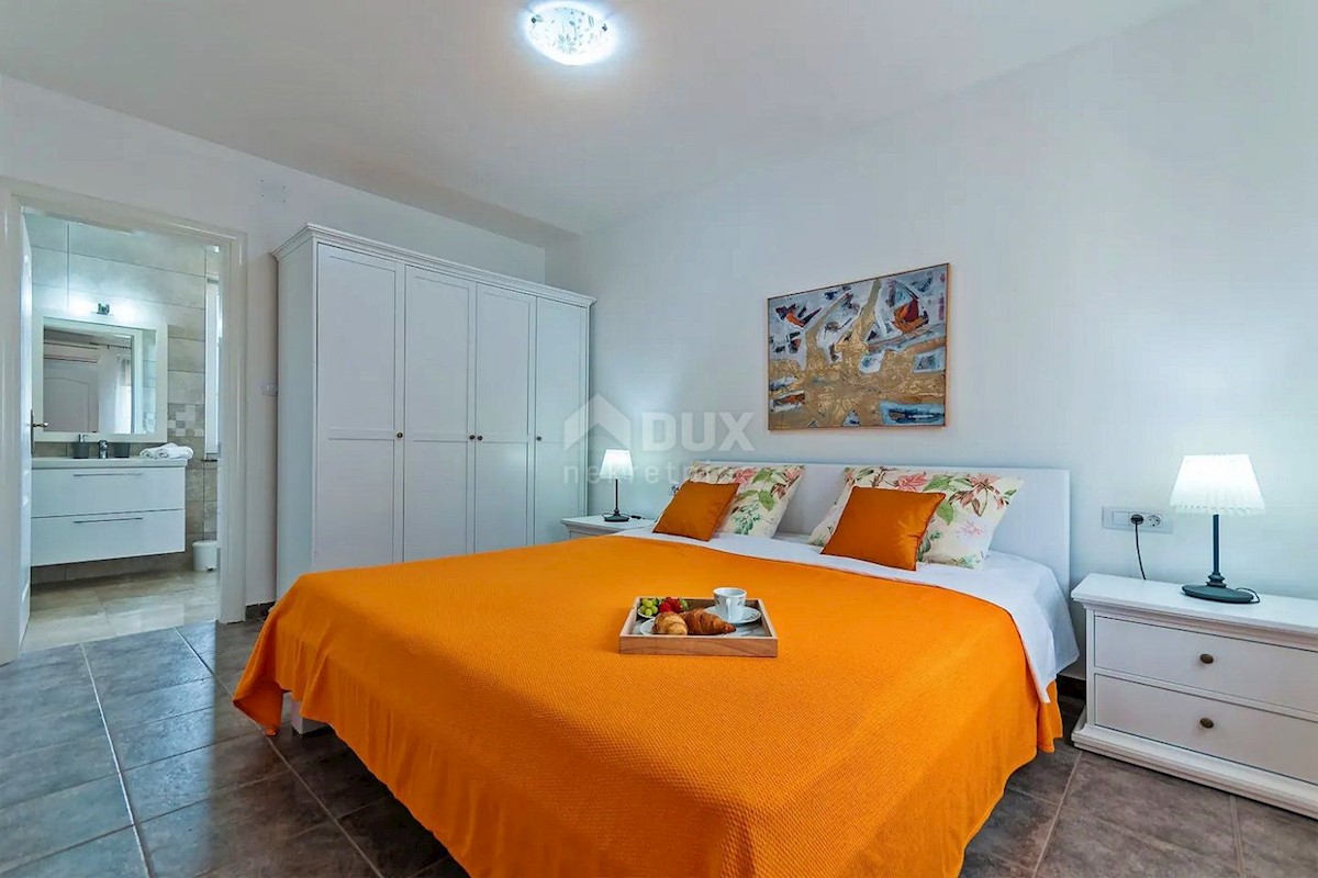 ISTRIA, BARBAN - Elegante casa con piscina