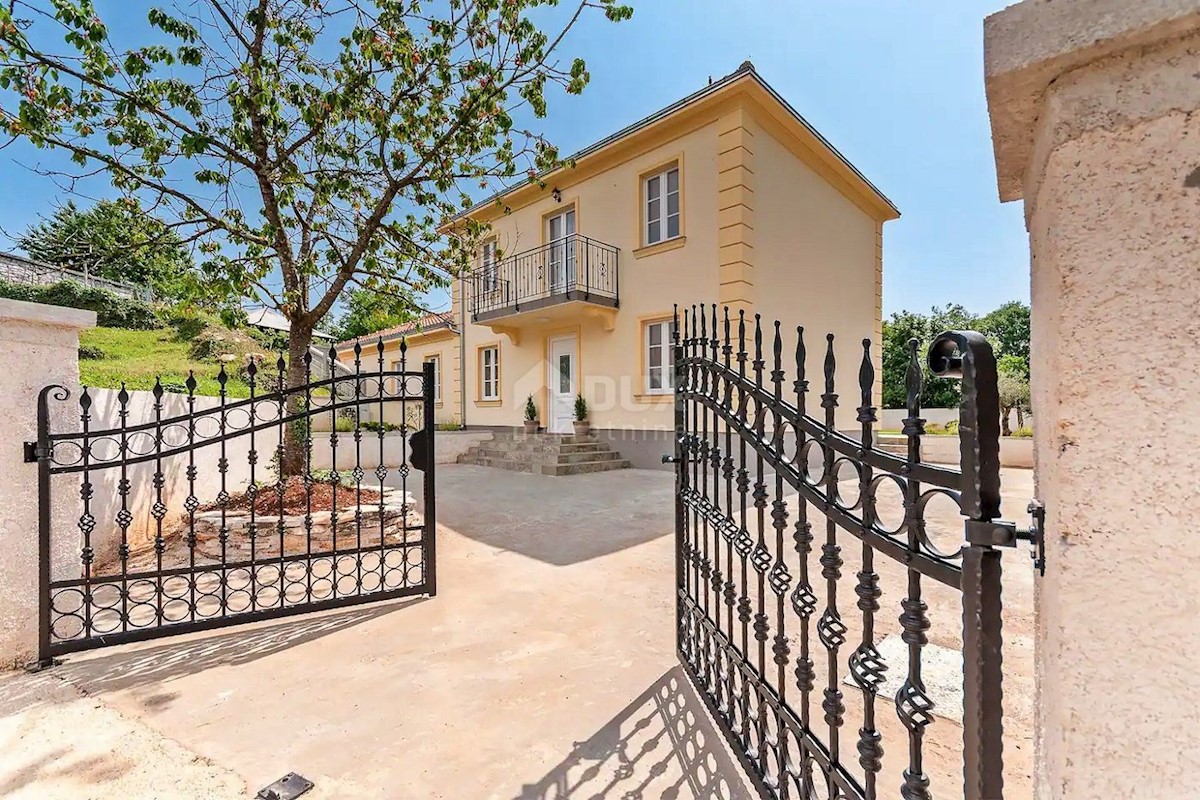 ISTRIA, BARBAN - Elegante casa con piscina
