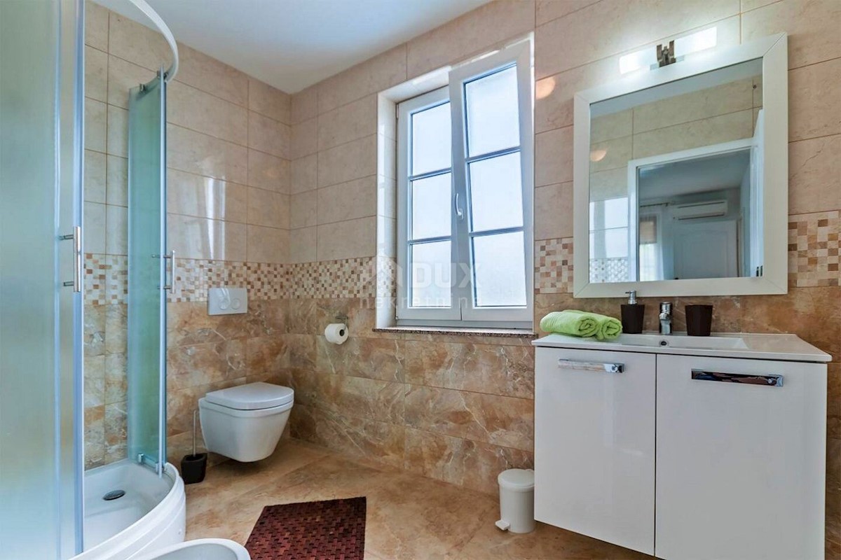 ISTRIA, BARBAN - Elegante casa con piscina