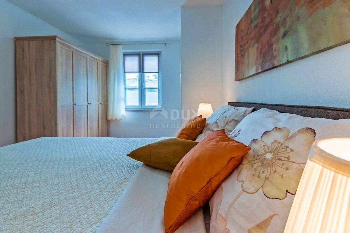 ISTRIA, BARBAN - Elegante casa con piscina