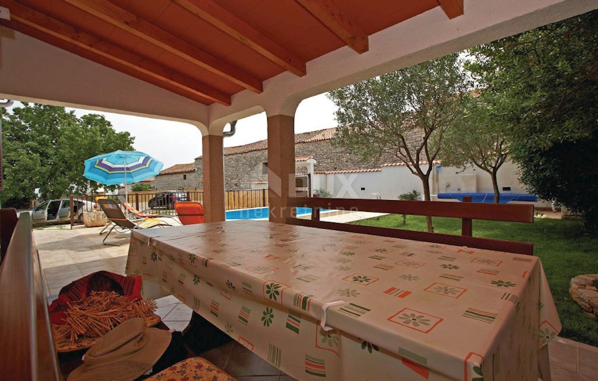 ISTRIA, MARČANA - Casa in pietra ristrutturata con piscina