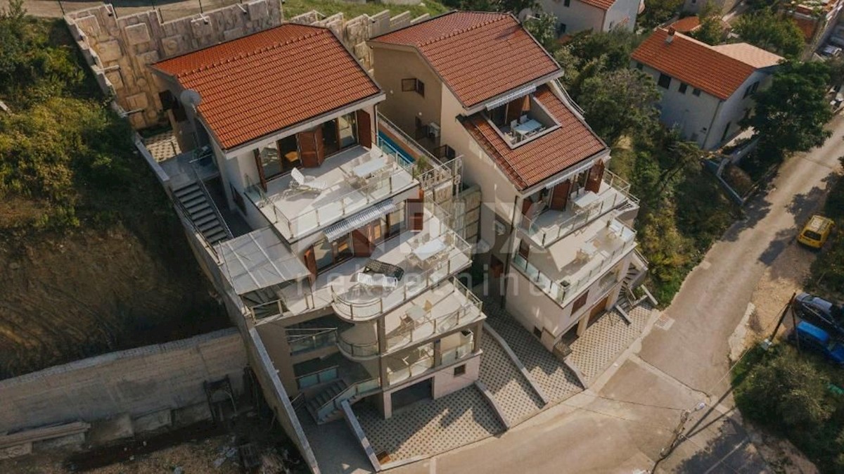 ISOLA DI RAB, PALIT - Ville moderne con appartamenti non lontane dal centro