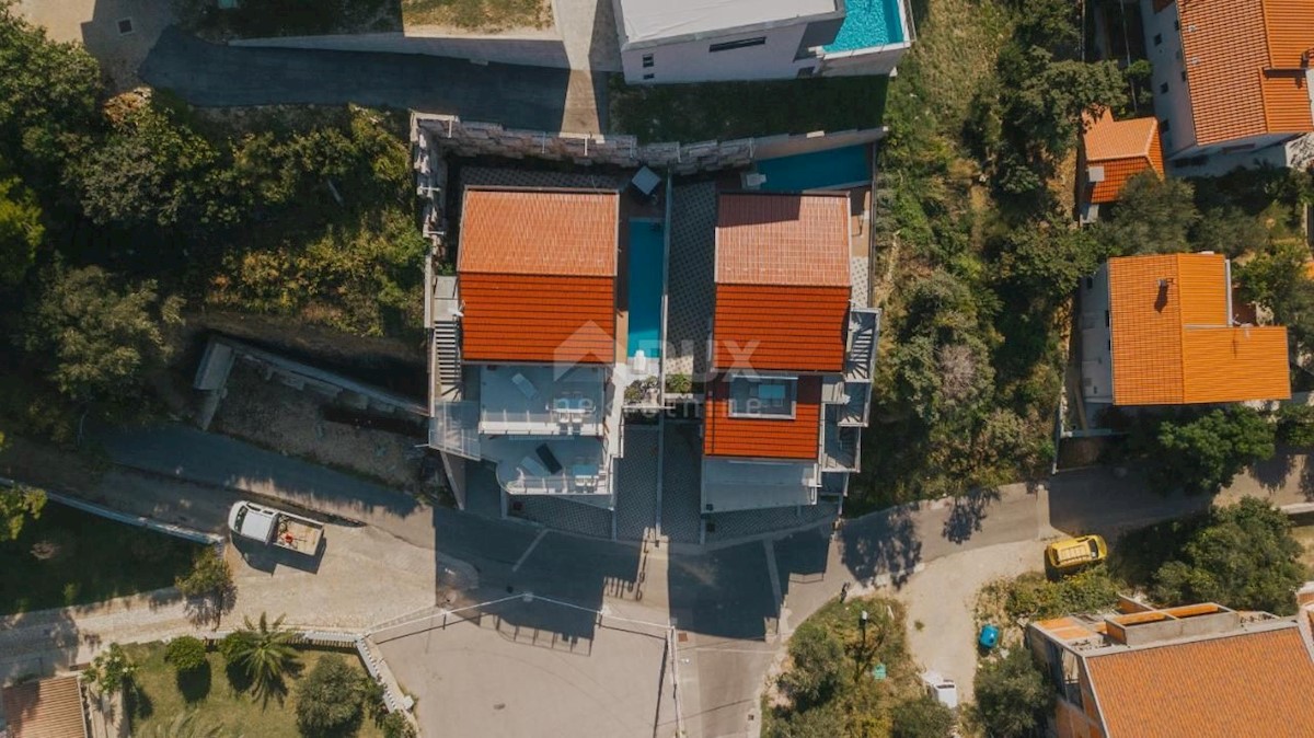 ISOLA DI RAB, PALIT - Ville moderne con appartamenti non lontane dal centro