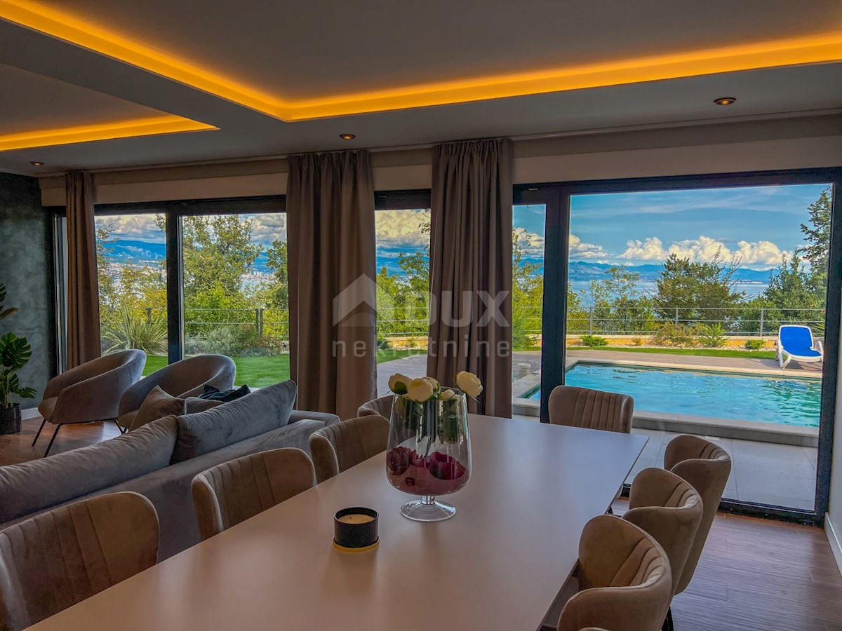 OPATIJA, LOVRAN - villa moderna recentemente arredata 400m2 con piscina vicino a Opatija, vista panoramica sul mare