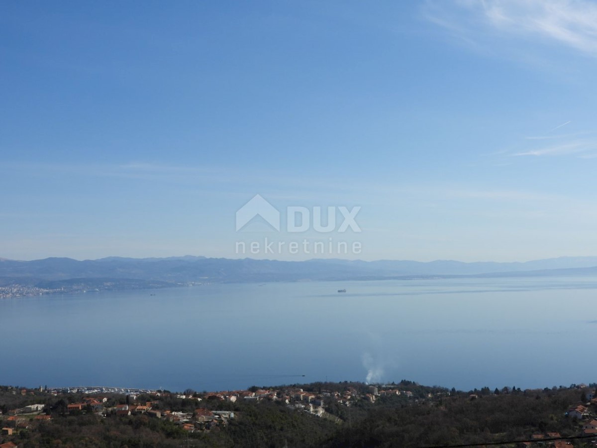 OPATIJA, IČIĆI, POLJANE- 2 vecchi edifici 300m2 + terreno edificabile 2187m2 (+ 3475m2 non edificabili) con vista panoramica sul mare per appartamenti/casa familiare/casa in affitto - vacanze con piscina
