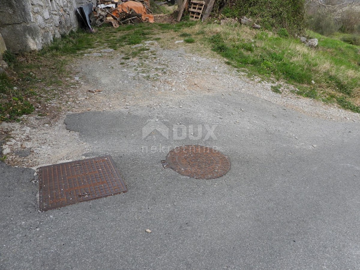 OPATIJA, IČIĆI, POLJANE- 2 vecchi edifici 300m2 + terreno edificabile 2187m2 (+ 3475m2 non edificabili) con vista panoramica sul mare per appartamenti/casa familiare/casa in affitto - vacanze con piscina