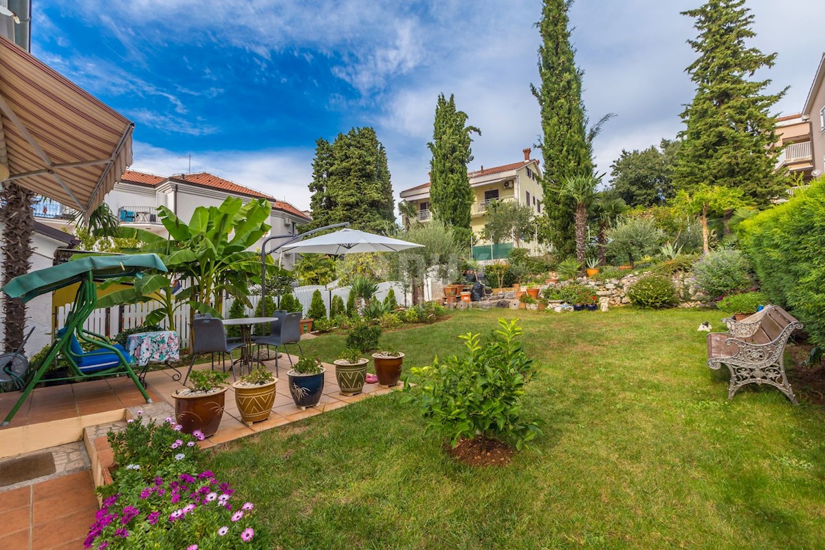 ISOLA DI KRK, MALINSKA - Villa in pietra vicino al mare