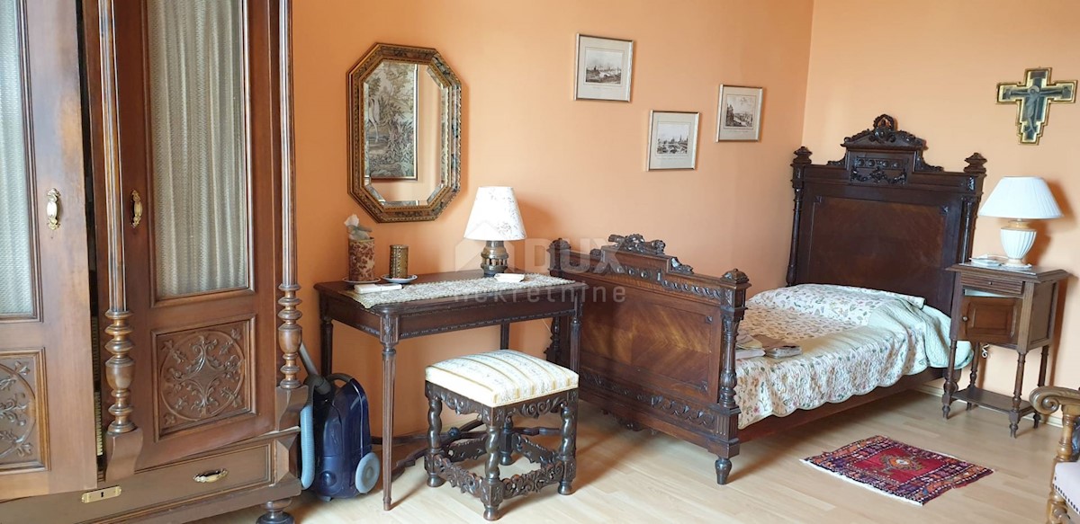 ISOLA DI KRK, MALINSKA - Villa in pietra vicino al mare