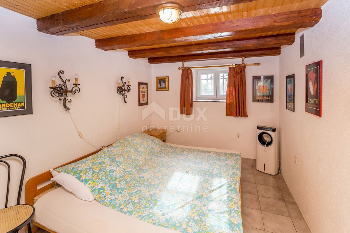 ISOLA DI KRK, MALINSKA - Villa in pietra vicino al mare