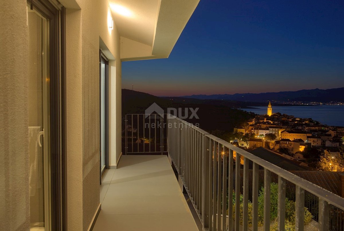 ISOLA DI KRK, VRBNIK - villa moderna con vista panoramica sul mare