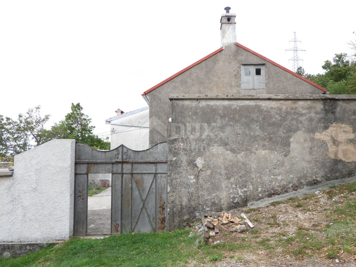 RIJEKA, HRELJIN - casa bifamiliare 150m2 con vista mare + ambiente 1450m2