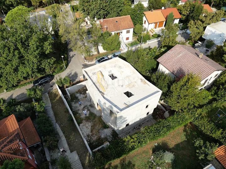 NJIVICE - BELLA VILLA IN FASE DI ROH-BAU, 1A FILA AL MARE