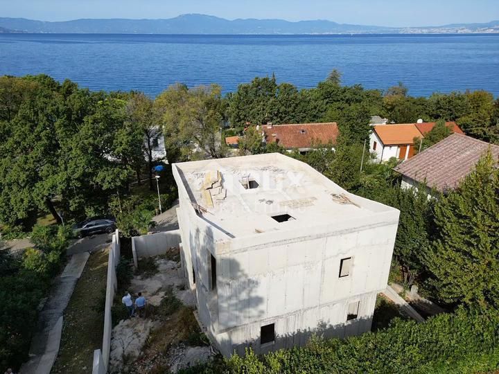 NJIVICE - BELLA VILLA IN FASE DI ROH-BAU, 1A FILA AL MARE
