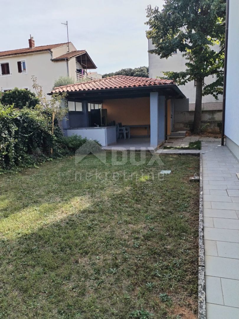 ISTRIA, PULA - Appartamento nel seminterrato 128m2 con giardino e cucina estiva!