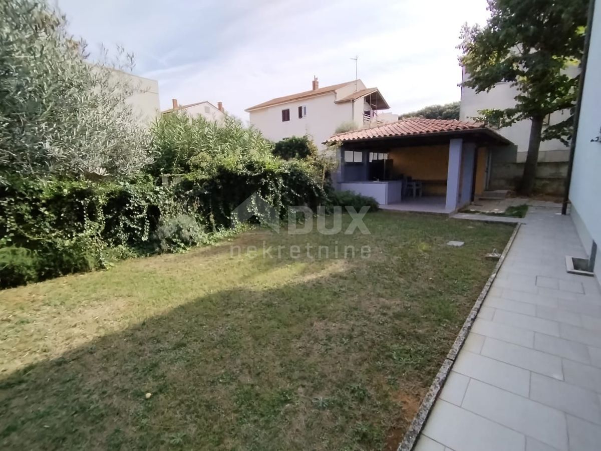 ISTRIA, PULA - Appartamento nel seminterrato 128m2 con giardino e cucina estiva!