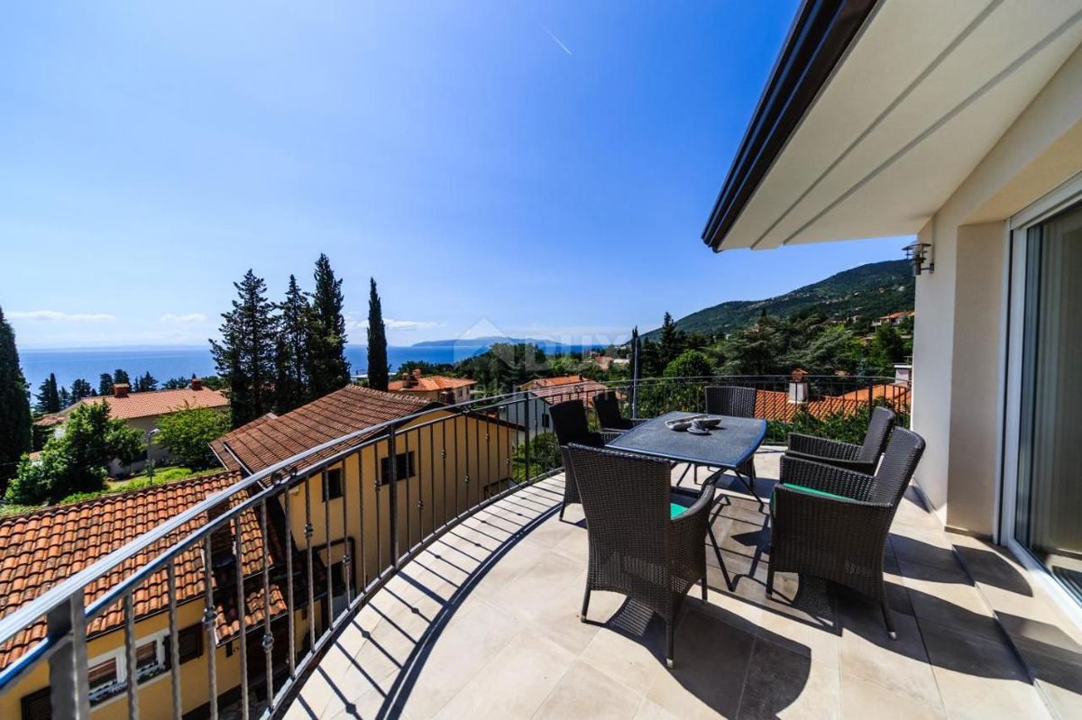 OPATIJA, LOVRAN, IKA - villa 380m2 con vista panoramica sul mare e piscina + giardino paesaggistico 700m2