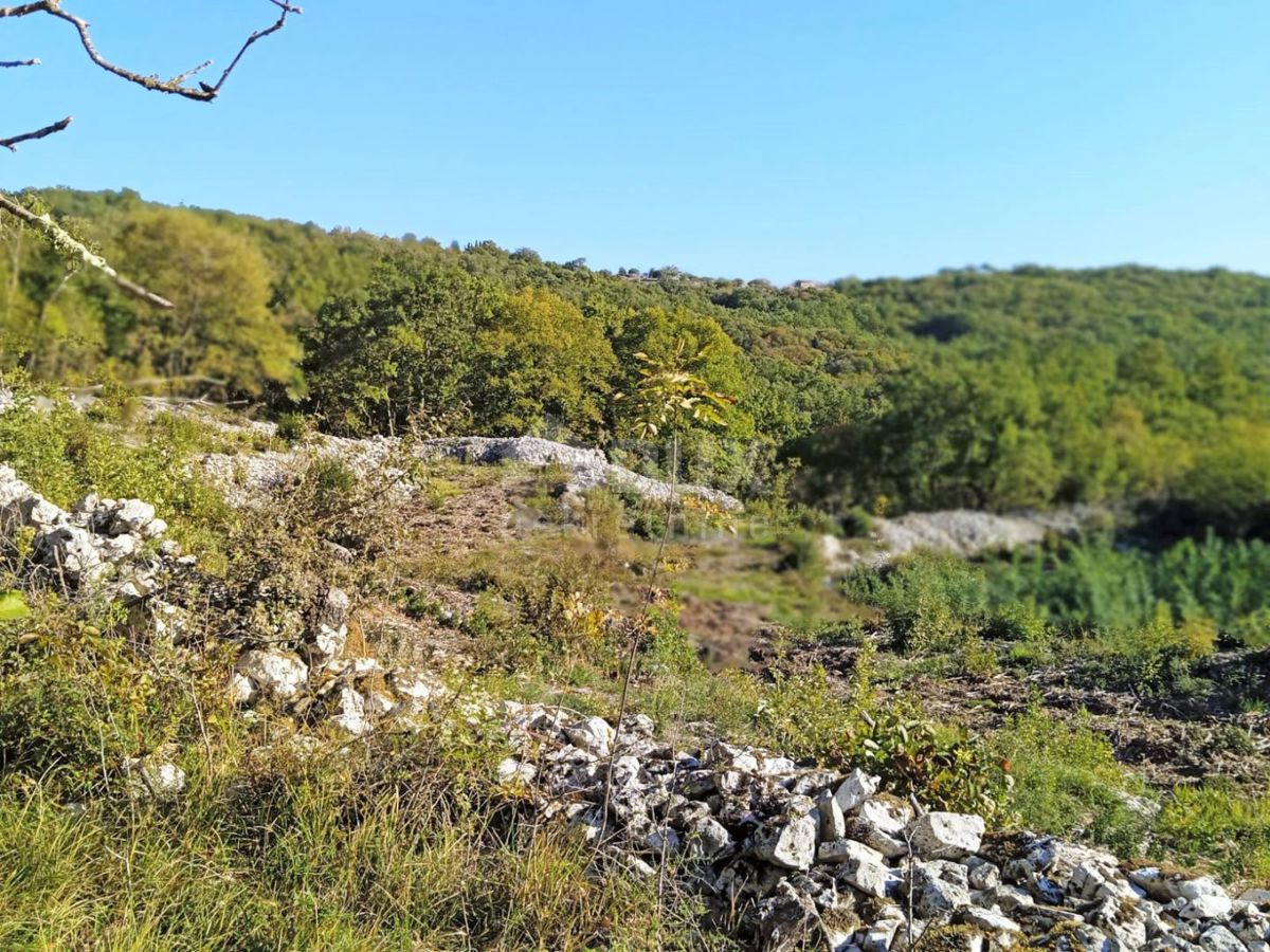 QUARNERO, BRSEČ - Terreno edificabile per scopi sportivi