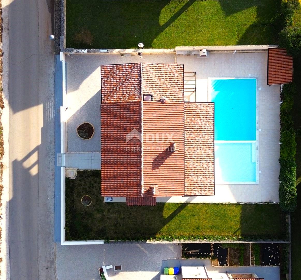 ISTRIA, SVETVINČENAT - Villa in pietra recentemente adattata con piscina