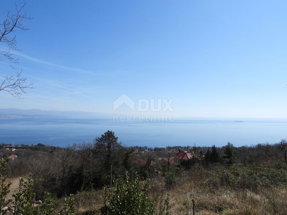 OPATIJA, LOVRAN - terreno edificabile di circa 4981 m2, di cui circa 3500 m2 è un edificio + circa 1400 m2 di zona verde per una casa unifamiliare/edificio residenziale - appartamenti