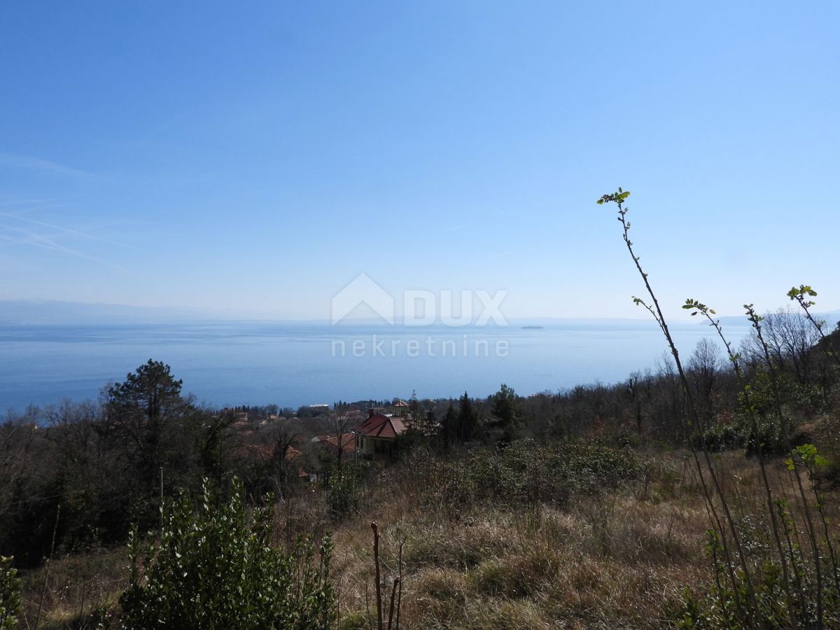 OPATIJA, LOVRAN - terreno edificabile di circa 4981 m2, di cui circa 3500 m2 è un edificio + circa 1400 m2 di zona verde per una casa unifamiliare/edificio residenziale - appartamenti