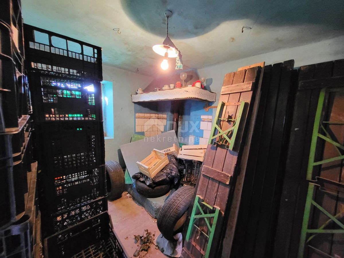 ISTRIA, MOTOVUN - Casa indipendente in pietra con vista su Montona