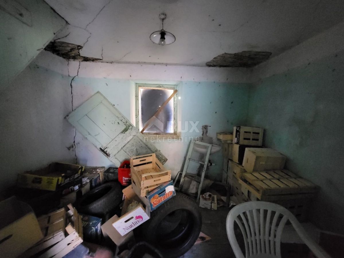 ISTRIA, MOTOVUN - Casa indipendente in pietra con vista su Montona