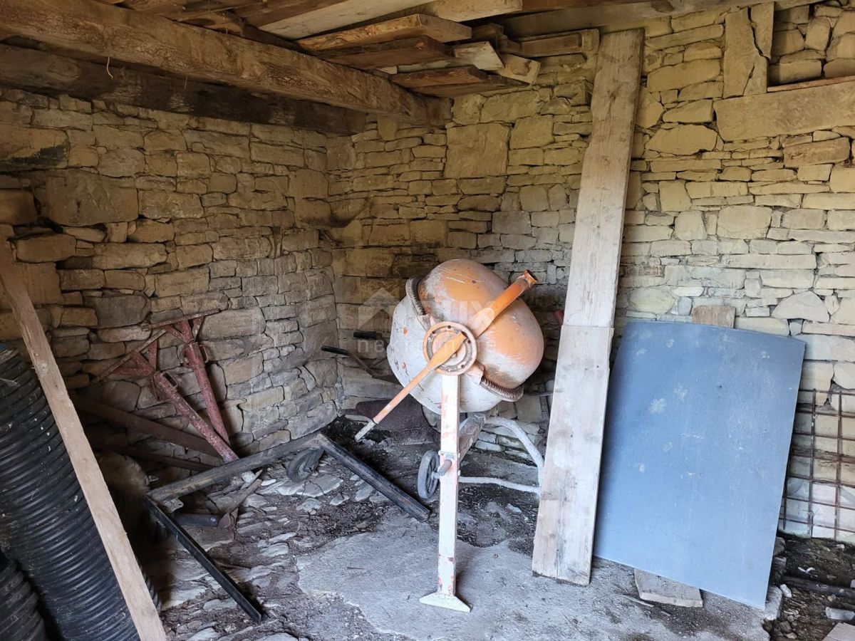 ISTRIA, MOTOVUN - Casa indipendente in pietra con vista su Montona