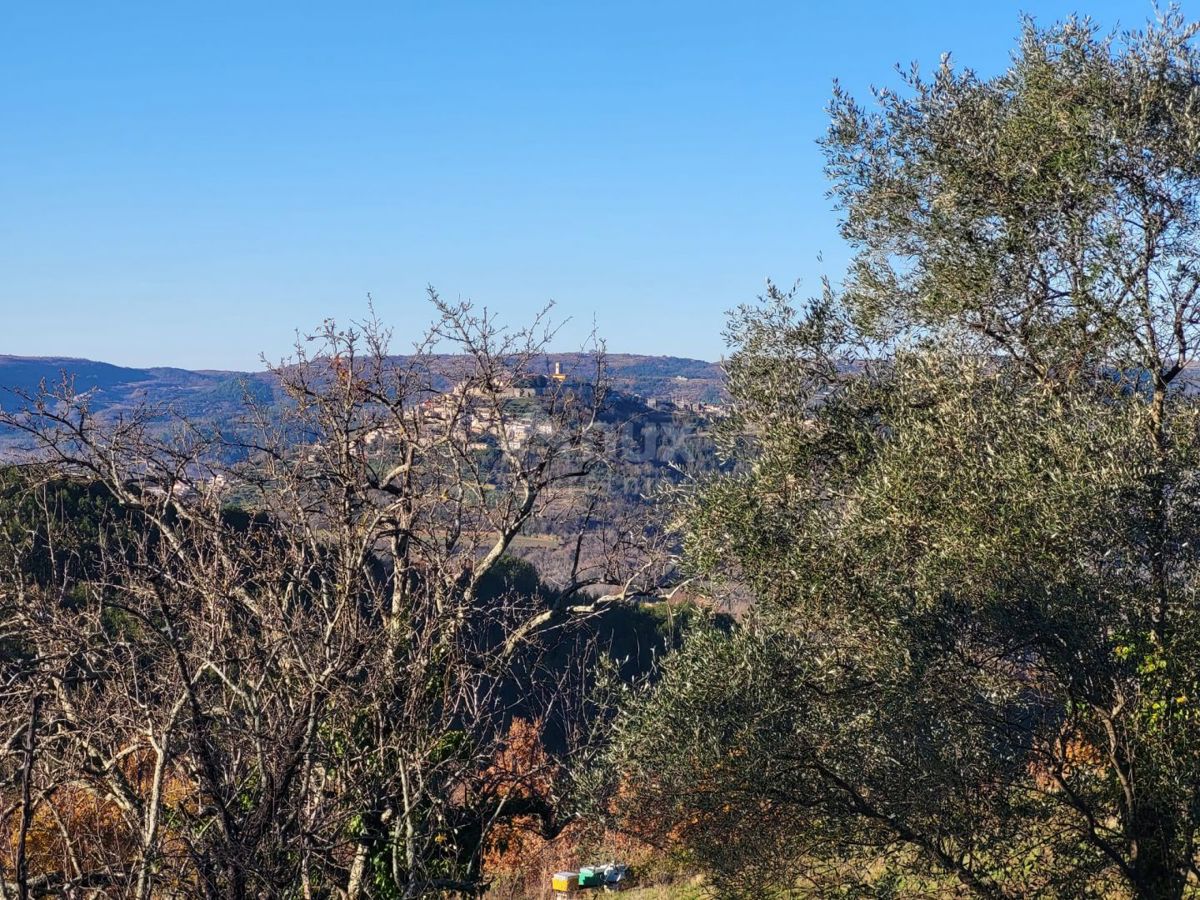 ISTRIA, MOTOVUN - Casa indipendente in pietra con vista su Montona