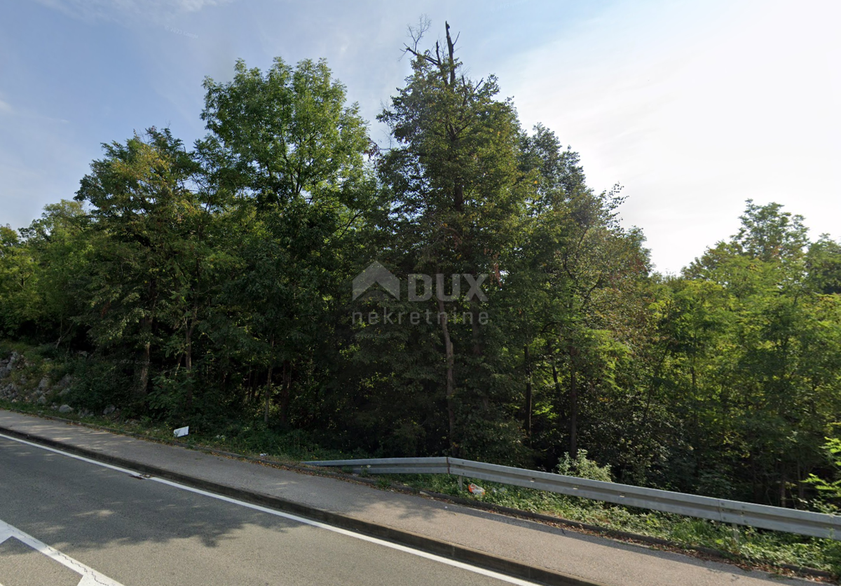 OPATIJA, MATULJI - terreno edificabile 2157m2 nella zona commerciale per locali commerciali/sala