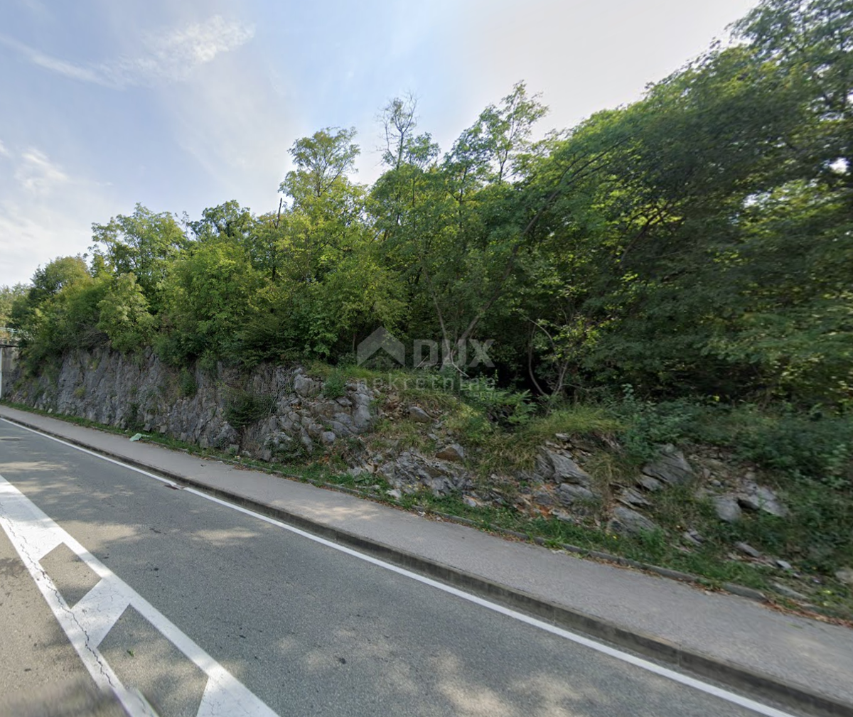 OPATIJA, MATULJI - terreno edificabile 2157m2 nella zona commerciale per locali commerciali/sala