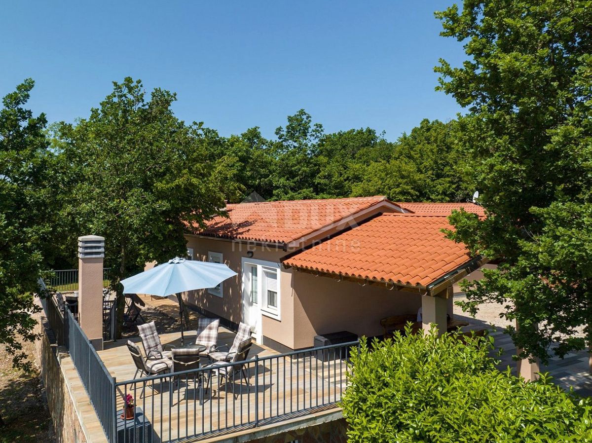 ISTRIA, LABIN - Casa isolata con piscina