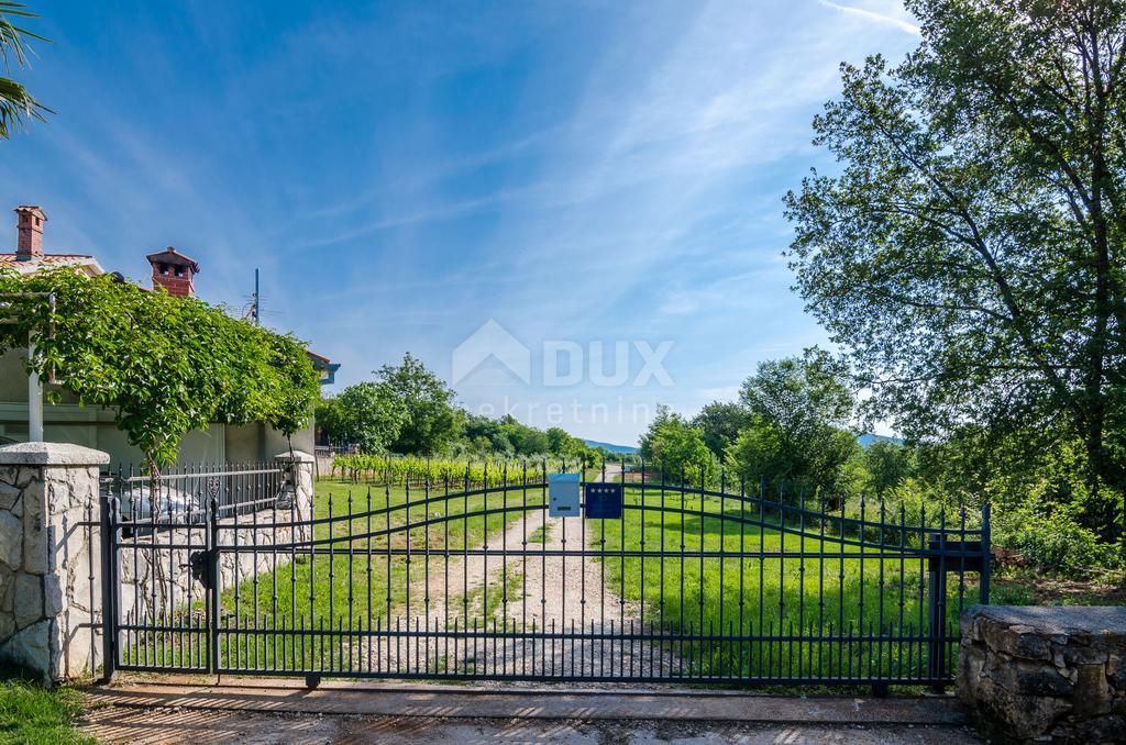 ISTRIA, LABIN - Casa isolata con piscina