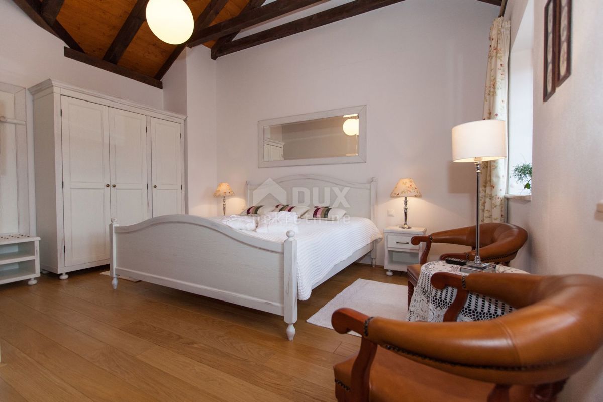 VINODOLSKA DOLINA, BRIBIR - Complesso di 2 ville, vigneto e campo da tennis!