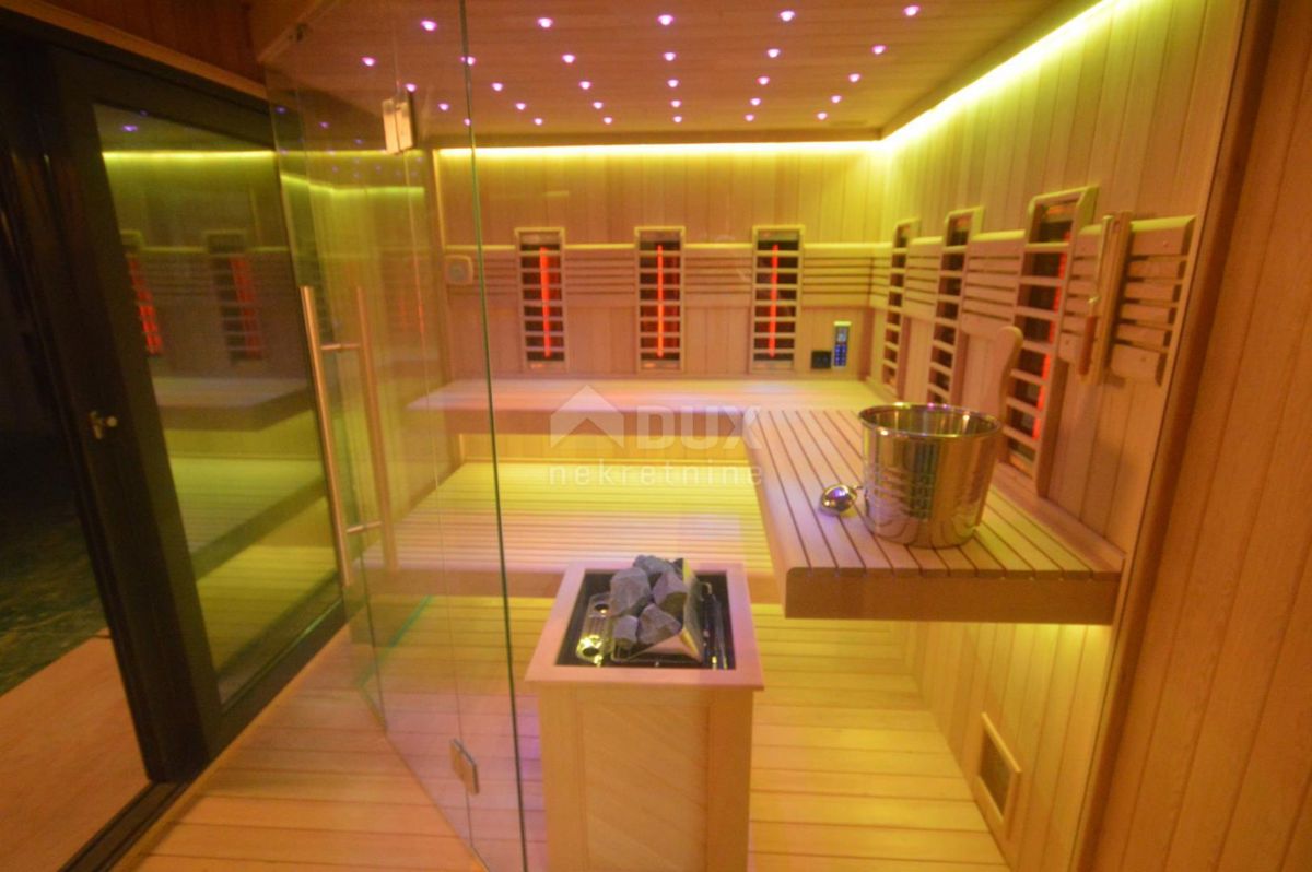 VINODOLSKA DOLINA, BRIBIR - Complesso di 2 ville, vigneto e campo da tennis!