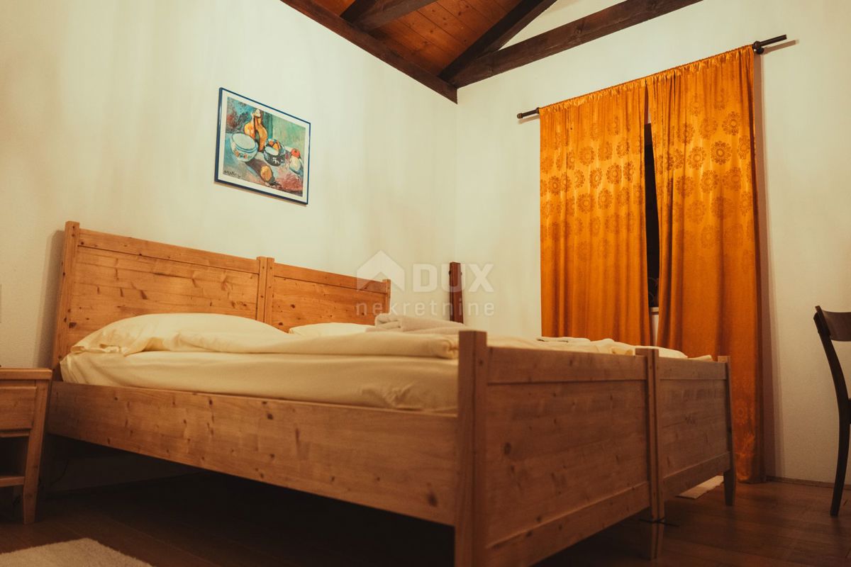 VINODOLSKA DOLINA, BRIBIR - Complesso di 2 ville, vigneto e campo da tennis!