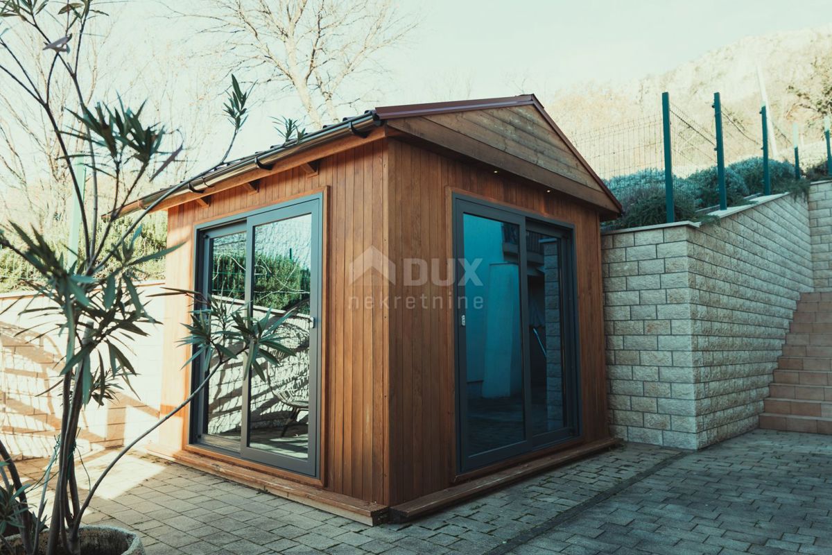 VINODOLSKA DOLINA, BRIBIR - Complesso di 2 ville, vigneto e campo da tennis!