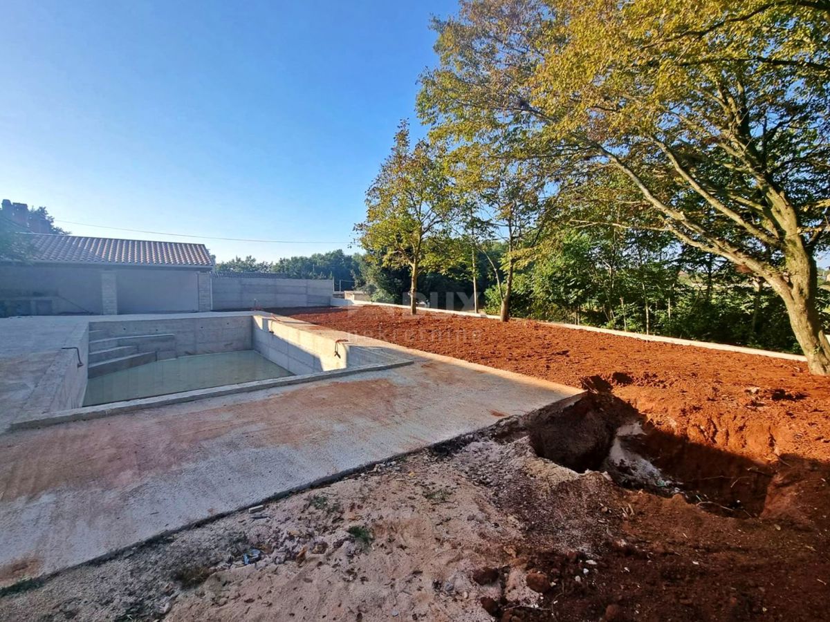 ISTRIA, BARBAN - Casa rustica con piscina