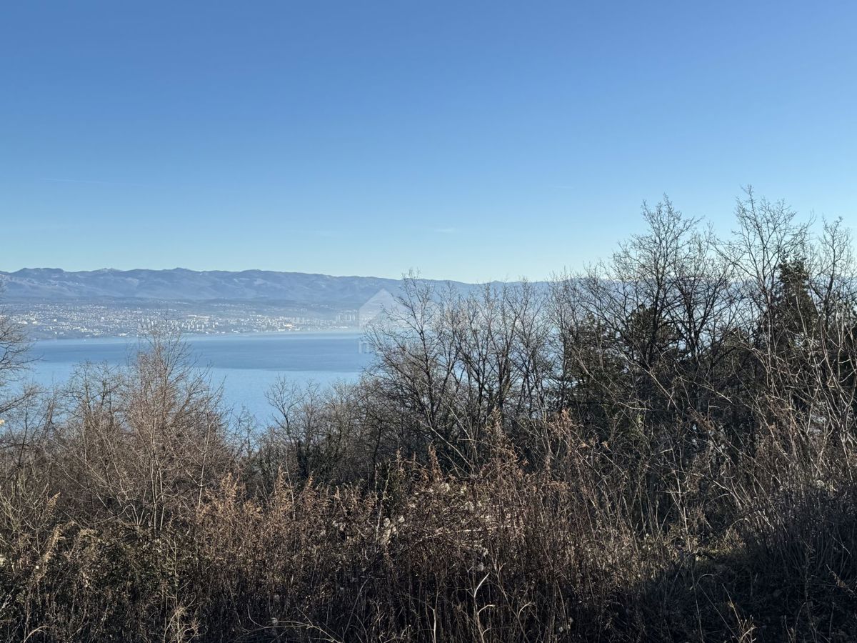 OPATIJA, LOVRAN - terreno edificabile di 1745m2 con una vista di qualità sul mare