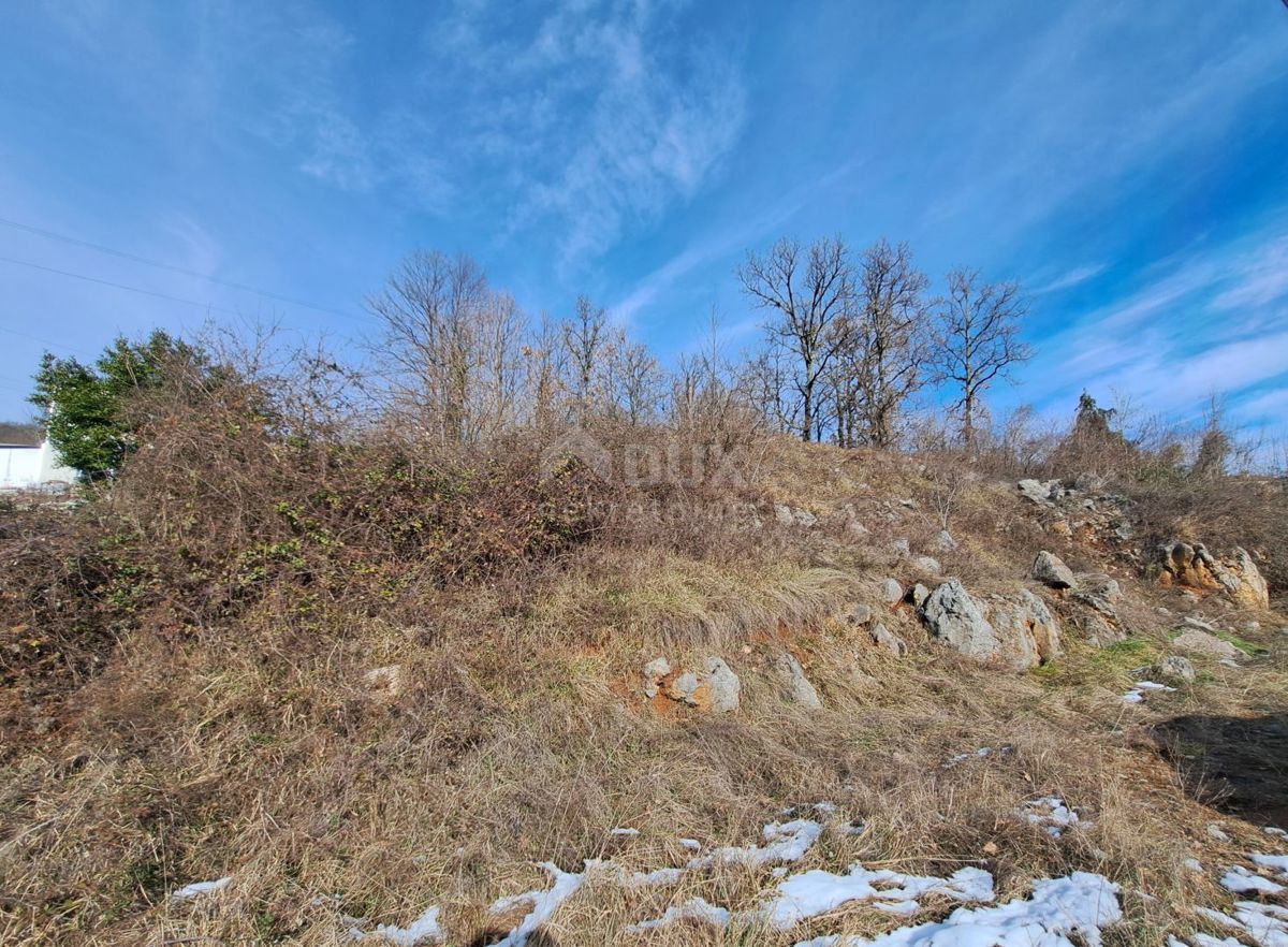 OPATIJA, BREGI, ANĖELI - Opportunità per gli investitori! Terreno edificabile con permesso di costruire rilasciato e utenze pagate.
