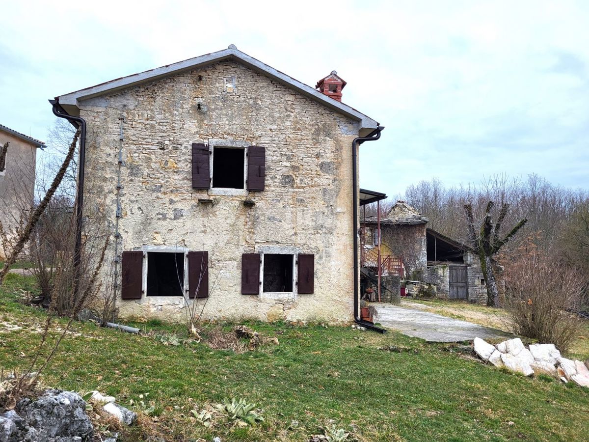 ISTRIA, PAZIN - Ultima casa istriana con giardino