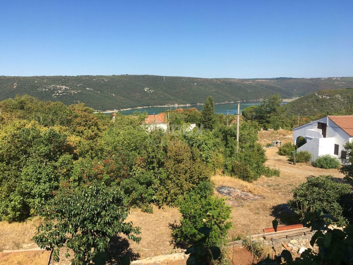 ISTRIA, ALBONA, DINTORNI - Casa bifamiliare con due appartamenti e ampio giardino, vista mare